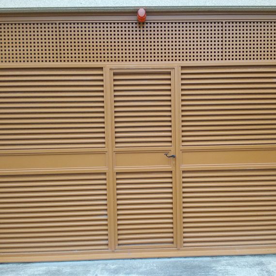 Puerta bisagras para garage galvanizada pintaday motorizada